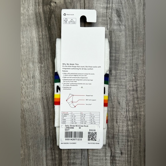 NWOT Lululemon daily stride mid crew socks - Picture 2 of 3